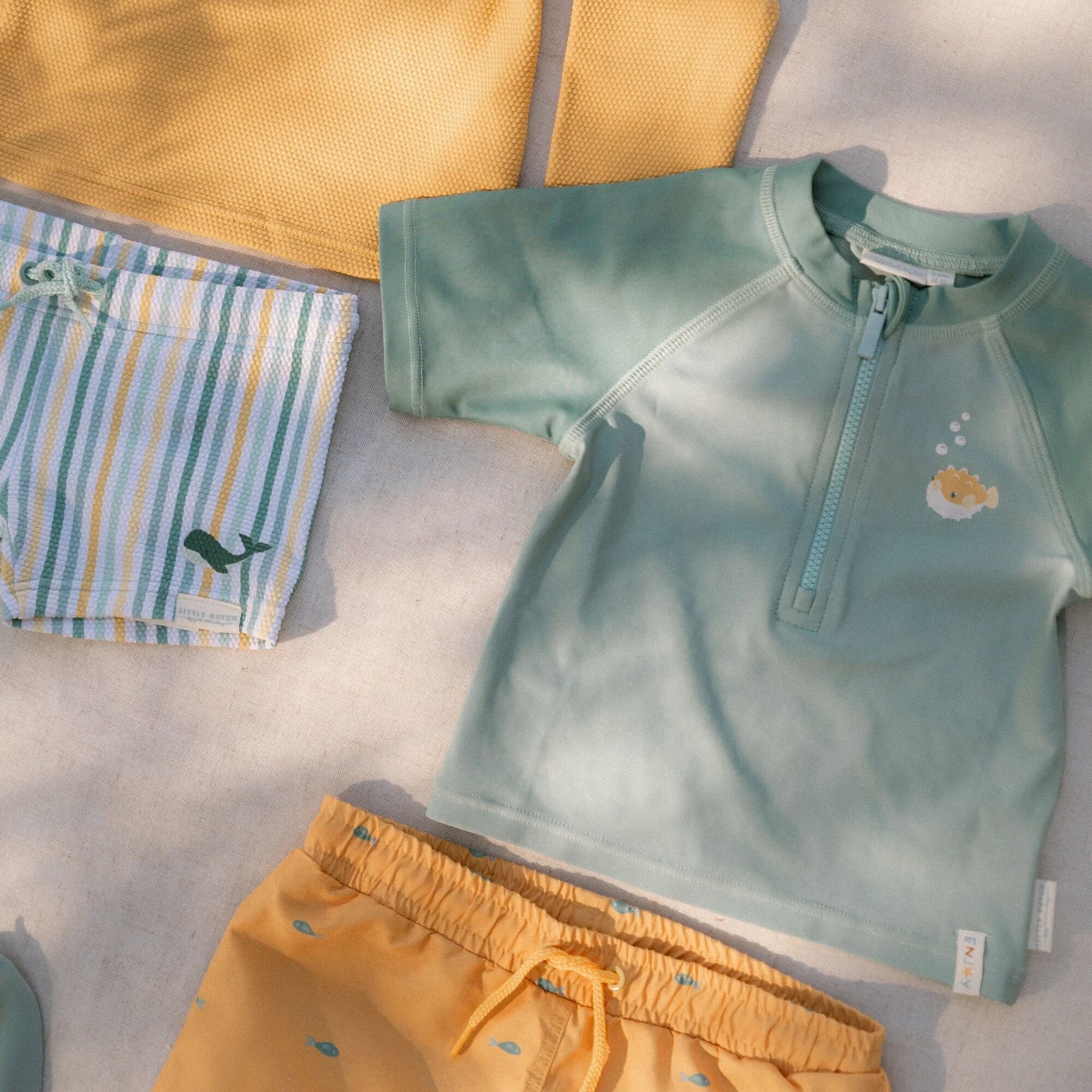 zwemshirt-korte-mouw-groen-seashells-and-stripes